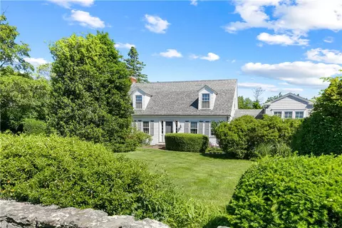 248 Wyatt Road Rd, Middletown, RI 02842