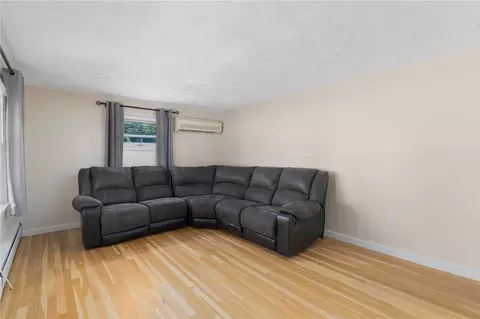Living - 122 Fairfield Ave, Woonsocket, RI 02895 photo 2 of 4