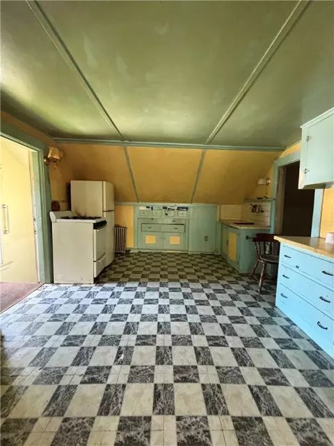 Kitchen - 18 Kernick St, Warwick, RI 02886 photo 2 of 2