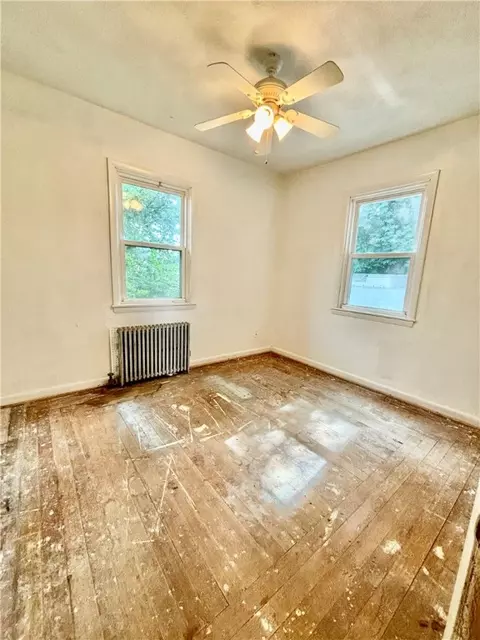 Bedroom - 18 Kernick St, Warwick, RI 02886 photo 4 of 4