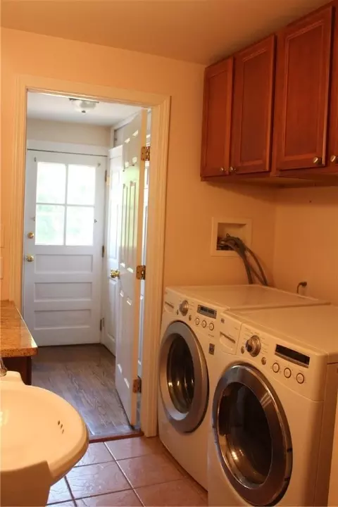 29 Chapmans Ave, Warwick, RI 02886 photo 17