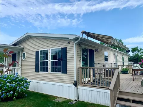 195 Lewis Farm Rd, East Greenwich, RI 02818