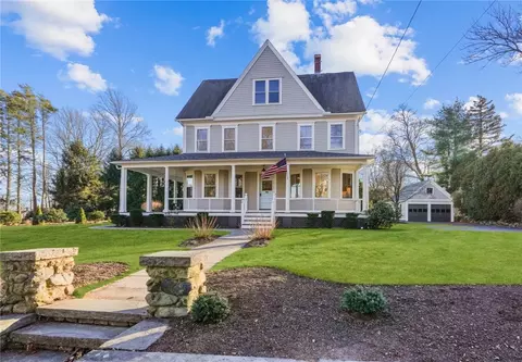 74 Division St, East Greenwich, RI 02818