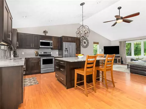 976 Putnam Pike, Glocester, RI 02814 photo 5