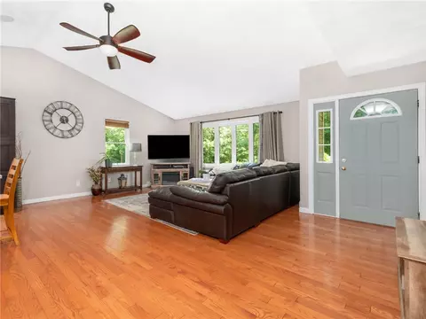 976 Putnam Pike, Glocester, RI 02814 photo 4
