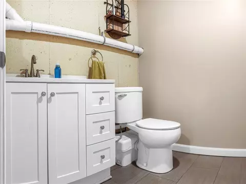 976 Putnam Pike, Glocester, RI 02814 photo 19