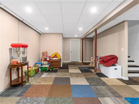 976 Putnam Pike, Glocester, RI 02814 photo 17