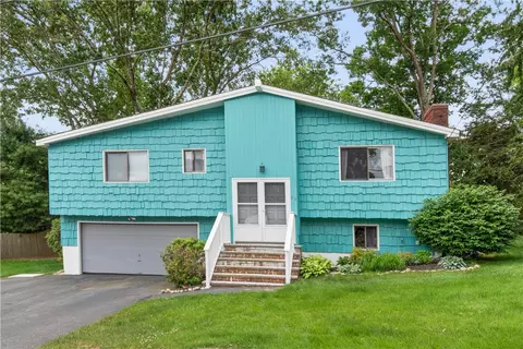 53 Birchwood Ln, West Warwick, RI 02893