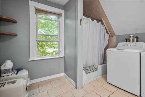 16 Collins St, Woonsocket, RI 02895 photo 22
