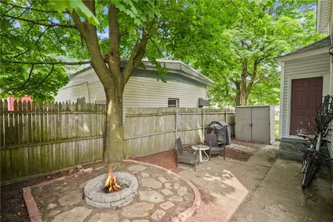16 Collins St, Woonsocket, RI 02895 photo 25