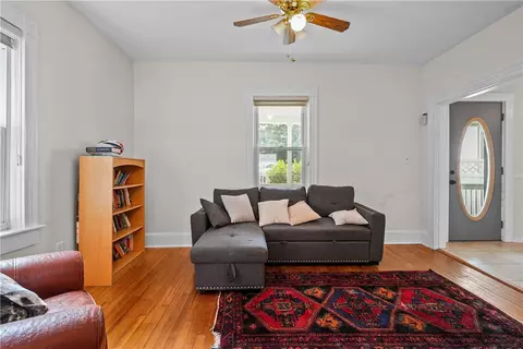 16 Collins St, Woonsocket, RI 02895 photo 9
