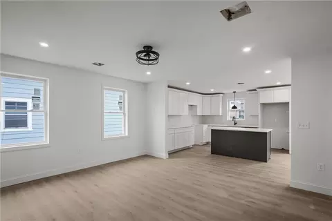 19 Pumgansett St, Providence, RI 02908