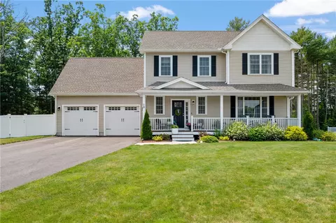 10 Crystal View Dr, Burrillville, RI 02859
