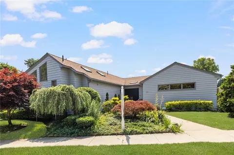25 Old Tannery Rd, Providence, RI 02906