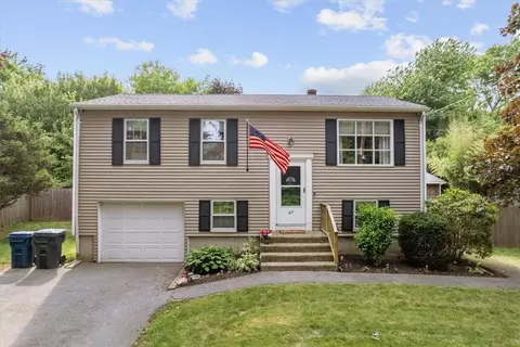 67 Kenneth Ave, Warwick, RI 02889