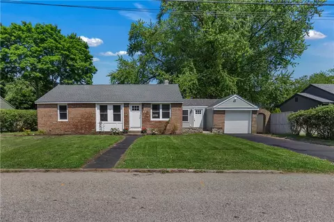 44 Euclid Ave, Warwick, RI 02889