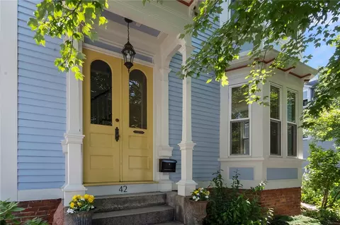 42 East St, Providence, RI 02906