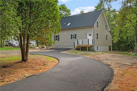 5 Shippee Schoolhouse Rd, Foster, RI 02825
