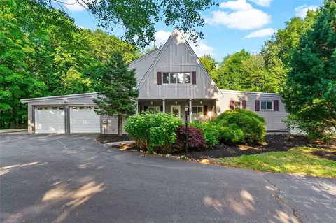24 Tallyho Rd, Cumberland, RI 02864