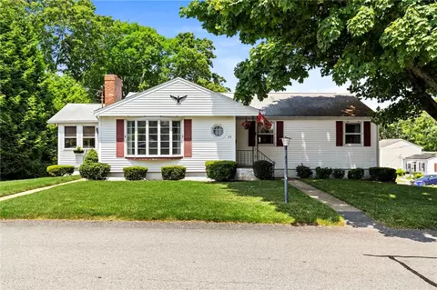 28 Wells St, West Warwick, RI 02893