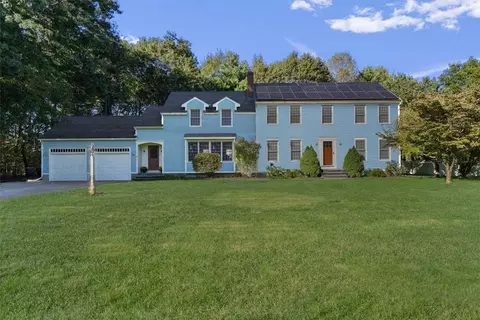 14 King Philip Path, Mendon, MA 01756