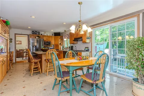 Kitchen - 46 S Eagle Nest Dr, Lincoln, RI 02865 photo 1 of 6