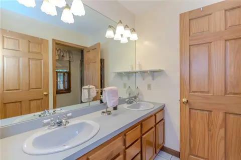 Bath - 46 S Eagle Nest Dr, Lincoln, RI 02865 photo 3 of 3