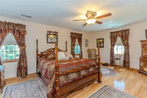 Bedroom - 46 S Eagle Nest Dr, Lincoln, RI 02865 photo 9 of 11
