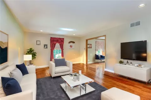 Living - 46 S Eagle Nest Dr, Lincoln, RI 02865 photo 1 of 4