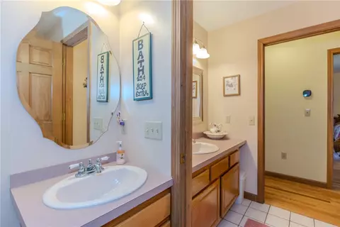 Bath - 46 S Eagle Nest Dr, Lincoln, RI 02865 photo 2 of 3