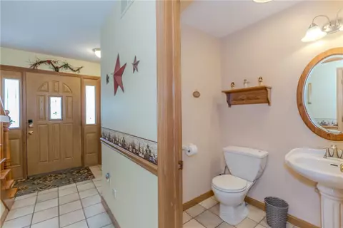Entry Way - 46 S Eagle Nest Dr, Lincoln, RI 02865 photo 3 of 3