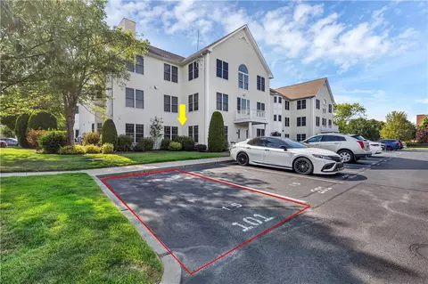15 Saw Mill Dr #101, North Kingstown, RI 02852