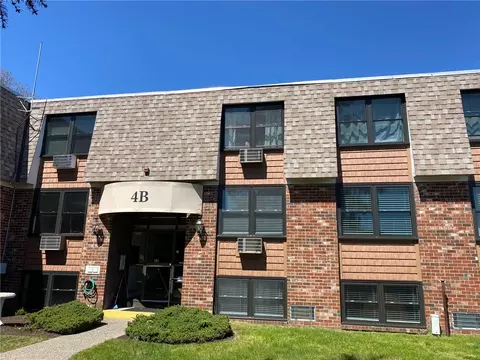 510 Child St #404B, Warren, RI 02885