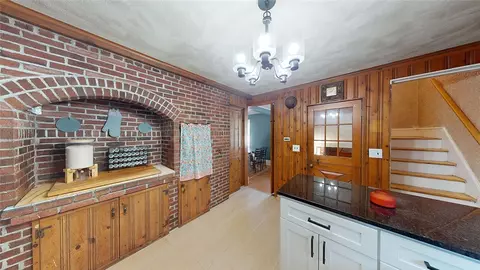 Entry Way - 21 Avenue B, Woonsocket, RI 02895 photo 3 of 3
