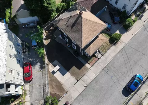 View/Area - 21 Avenue B, Woonsocket, RI 02895 photo 2 of 4