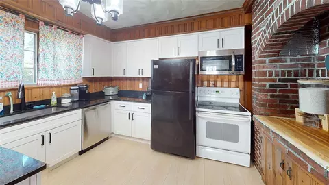Kitchen - 21 Avenue B, Woonsocket, RI 02895 photo 4 of 5