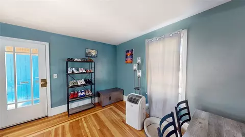 Entry Way - 21 Avenue B, Woonsocket, RI 02895 photo 2 of 3