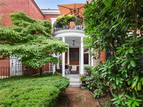 72 Manning St #2, Providence, RI 02906
