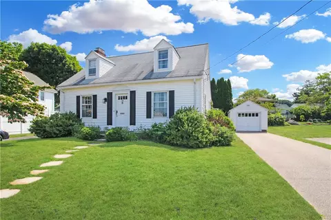 28 George St, Westerly, RI 02891