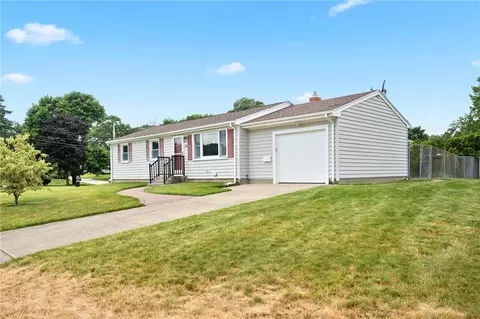 44 Julian Rd, Warwick, RI 02889
