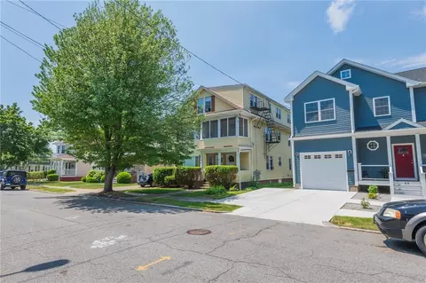 84 Sharon St, Providence, RI 02908
