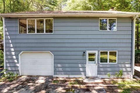201 Indian Trl, Glocester, RI 02814