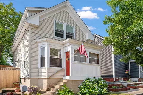 12 Sherman St, Riverside, RI 02915
