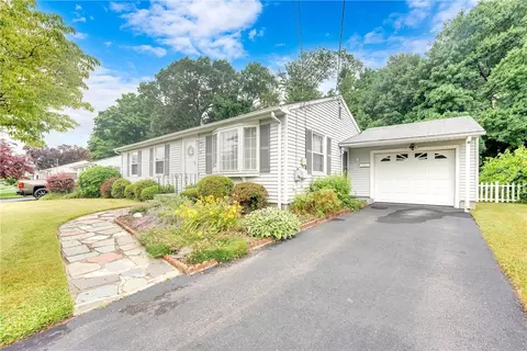 50 Ridge Dr, East Providence, RI 02914