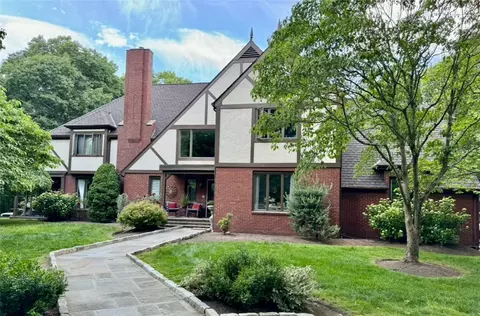 190 Adirondack Dr, East Greenwich, RI 02818