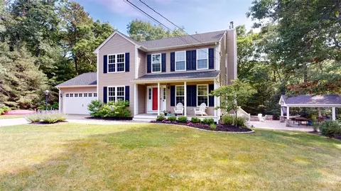 91 Cardinal Ln, Charlestown, RI 02813