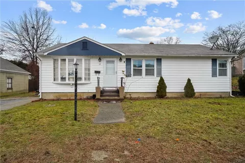 29 Lookout Ave, Cranston, RI 02920
