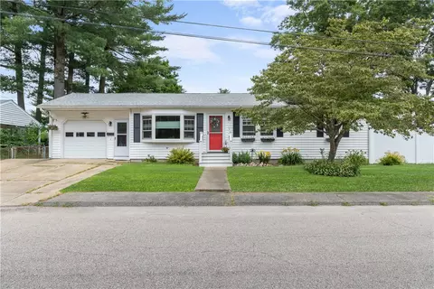 5 Tulip Rd, Coventry, RI 02816