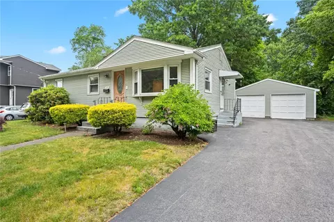 225 Francis Ave, North Providence, RI 02904