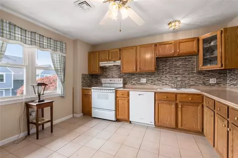 1102 Brookhaven Ln #1102, Woonsocket, RI 02895 photo 4